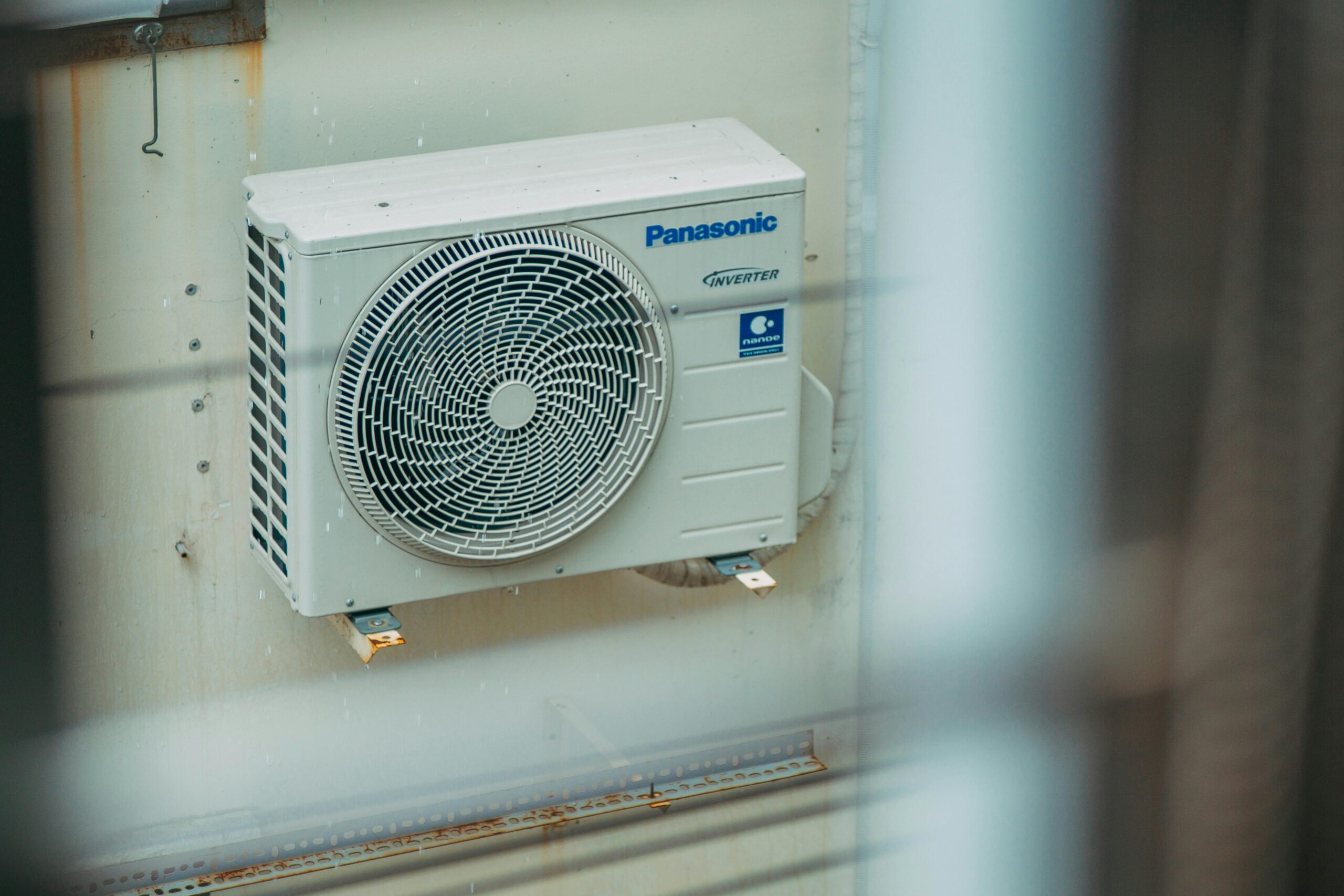 Inverters: Top Benefits of Installing Them in Your Home